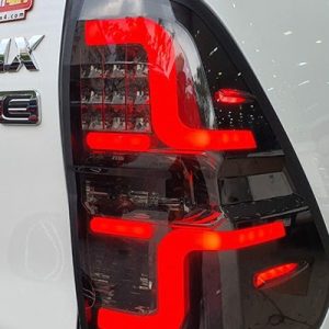 Ánh sáng đèn hậu led nguyên bộ nổi bật, rõ nét