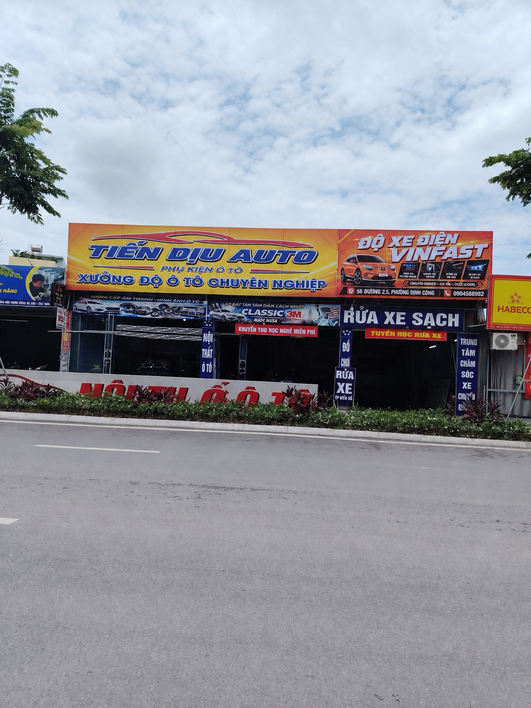Dán Phim Cách Nhiệt Ô Tô Tại Định Công tại Tiến Dịu Auto