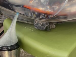 Đèn pha ố vàng: khi nào nên đánh bóng, khi nào cần kiểm tra thay thế?